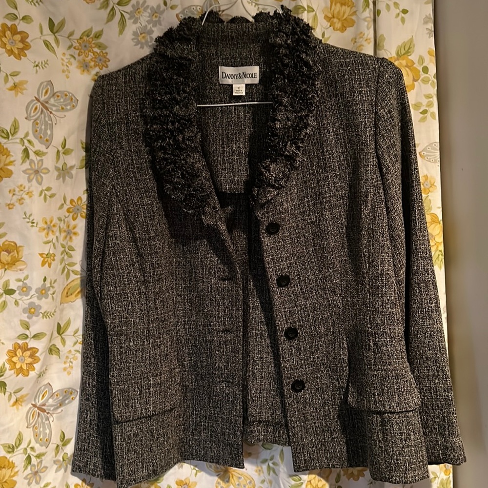Danny and Nicole coat size 10 women. worn once or twice. Like new